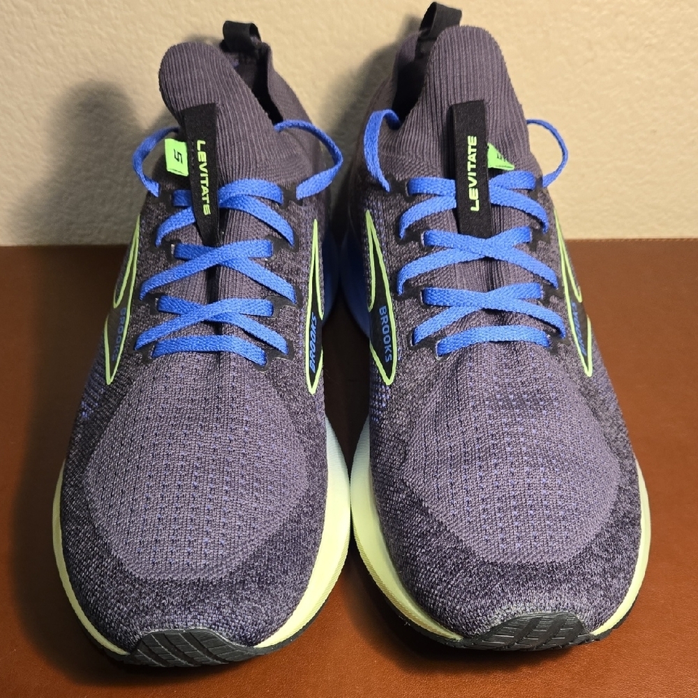 Brooks Men's Levitate Stealth Fit Size 12 Athletic Shoes - Picture 3 of 10
